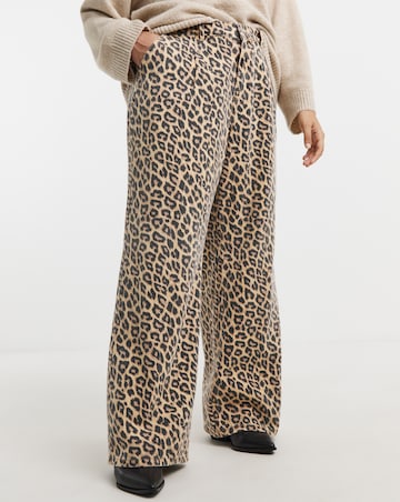 Leopard Print Denim Pleat Wide Leg Jeans