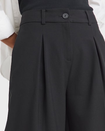 Black Pleated Wide Leg Trousers