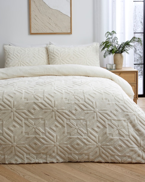 Tufted Winter Snowflake Fleece Duvet Cover Set