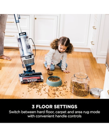 Shark Stratos Pro Pet Anti-Hair Wrap Plus Anti-Odour XL Upright Vacuum