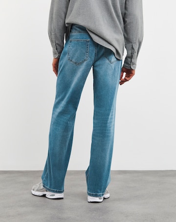 Loose Fit Stretch Jean Light Wash