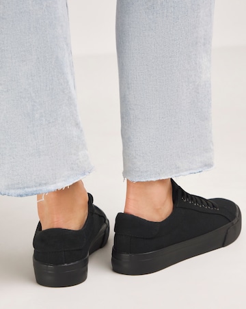Busselton Lace Up Leisure Pumps Wide Fit