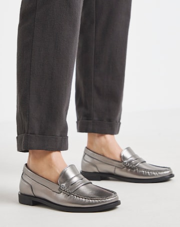 Nala Classic Loafer Wide E Fit