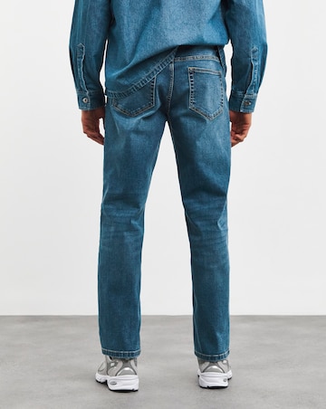 Straight Fit Stretch Jean Mid Wash