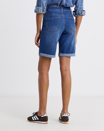 Mid Wash 24/7 Knee Short