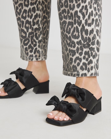 Camelia Double Bow Low Heeled Sandals - Extra Wide Fit (EEE)