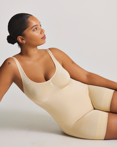 MAGIC Bodyfashion Medium Control Low Back Bodysuit Latte