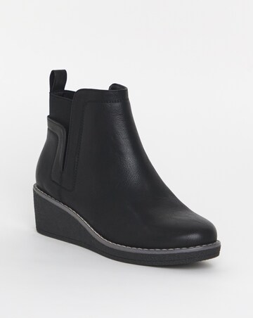 Cushion Walk Wedged Crepe Sole Ankle Boot E Fit