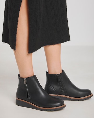 Heavenly Soles Erin Classic Low Wedge Chelsea Boots - Wide Fit (E)