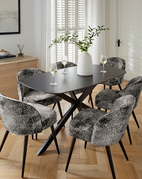 Brock Table with 6 Savannah Chairs