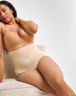 Maidenform  Seamless Hi Waist Light Control Shaping Briefs