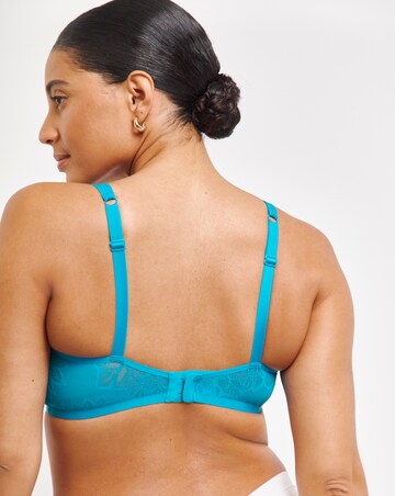 Triumph Fit Lace Non Wired Padded Bra