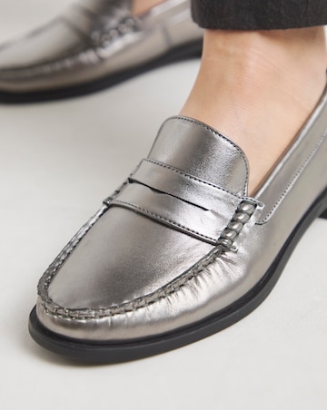 Nala Classic Loafer Wide E Fit