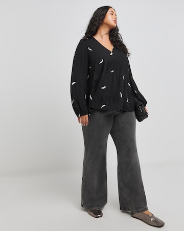 Feather Embroidered Puff Sleeve Blouse
