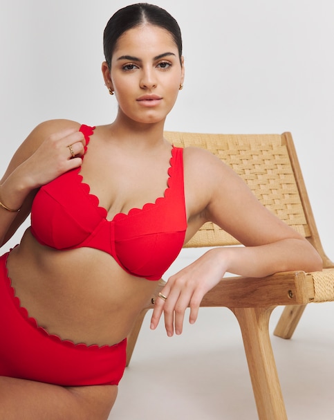MAGISCULPT Contour Me Scalloped Edge Underwired Bikini Top