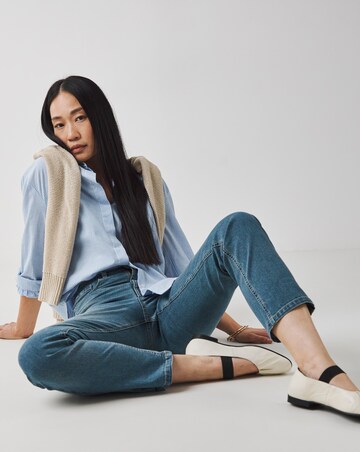 24/7 Mid Wash Straight Leg Jeans