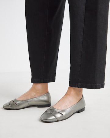 Heavenly Soles Genevieve Cut Out Detail Ballerinas - Extra Wide Fit (EEE)