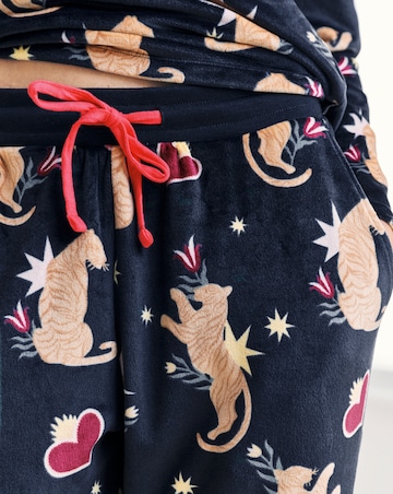 Chelsea Peers Fleece Crew Neck Pyjama Set