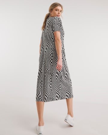 Checkerboard Print Plisse T-Shirt Midi Dress