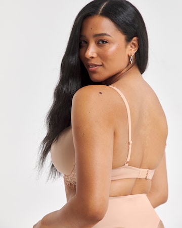 Smoothing Non Wired Padded Bra With Lace Detail