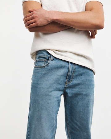 Straight Fit Stretch Jean Light Wash