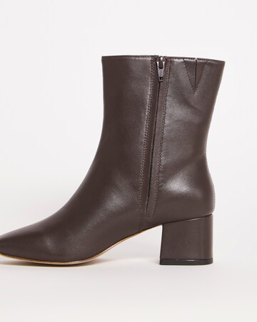 Leather Square Toe Ankle Boot E Fit