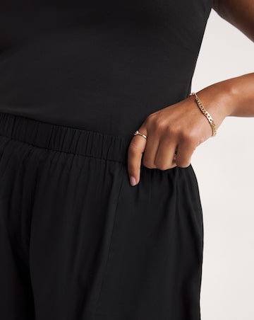 Black Relaxed Woven Flippy Short