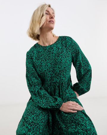 Shaped Waist Long Sleeve Tea Dress