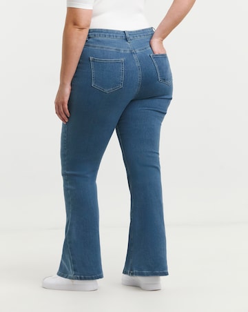 Mid Wash Highwaist Super Stretch Flared Jeans