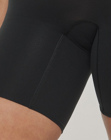 Spanx Everyday Seamless Medium Control Mid Thigh Short Black