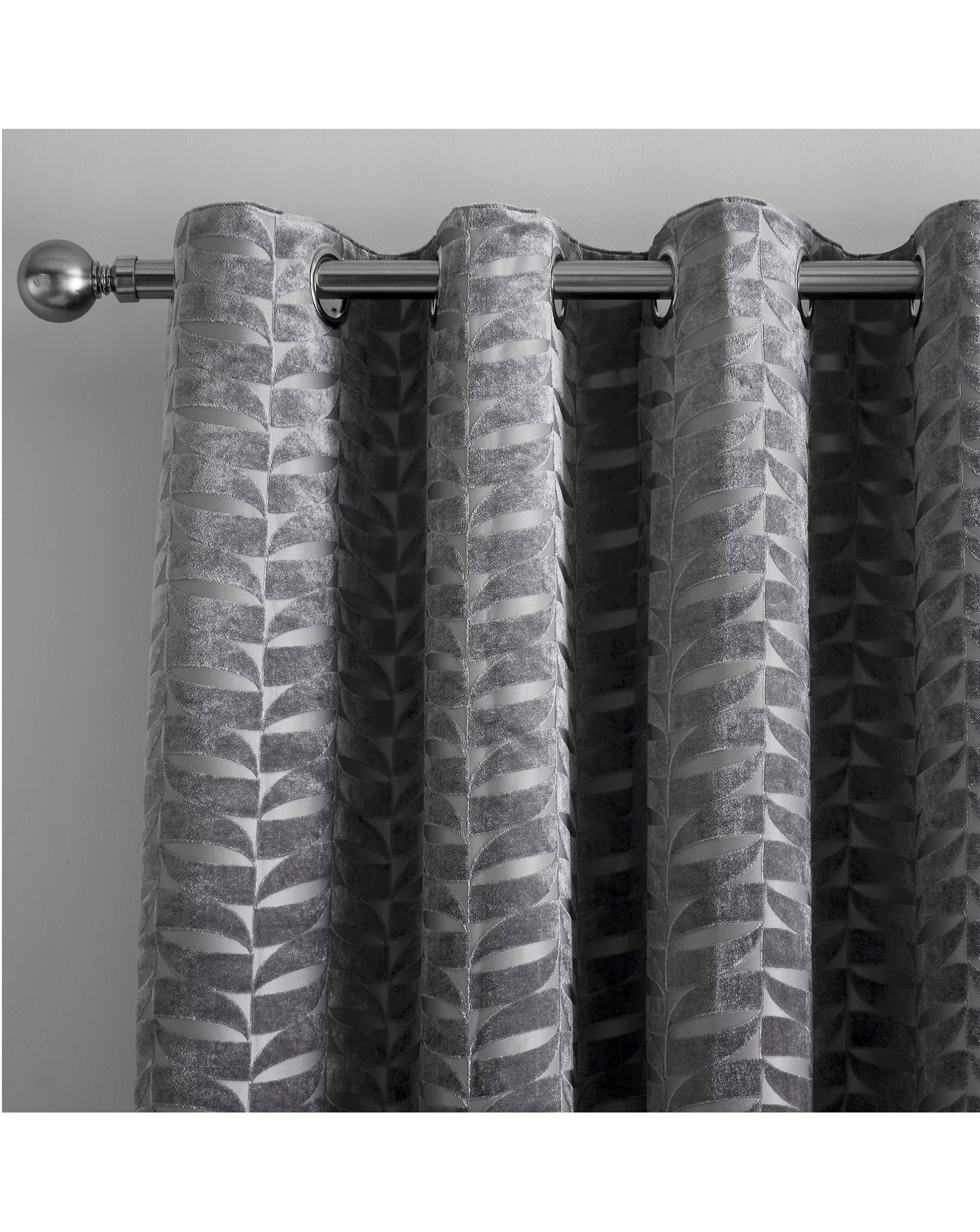 Curtina Kendal Eyelet Curtain