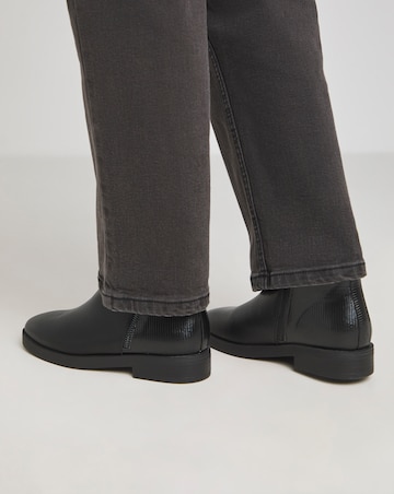 Verity Classic Zip Detail Ankle Boot - Standard Fit (D)