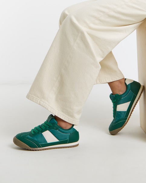 Storm Classic Retro Trainer - Wide Fit (E)