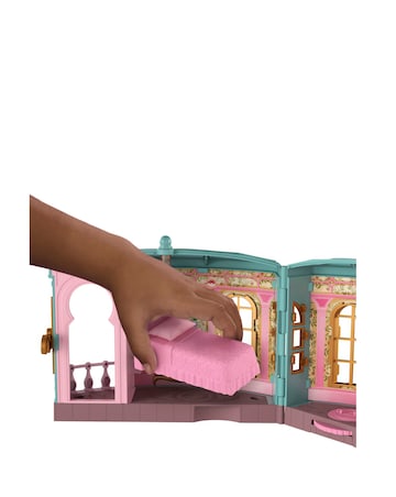 Wicked So Popular Dorm Small Doll Playset with 3 Play Spaces & 10 Total Pieces