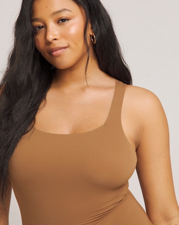 MAGISCULPT Light Control Smoothing Vest Bodysuit
