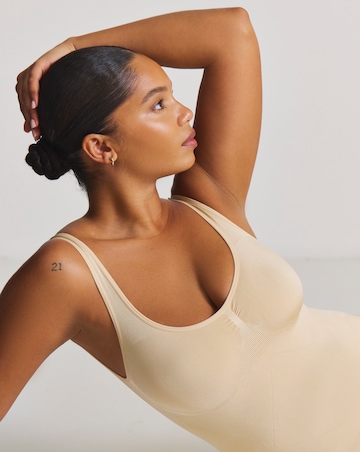 MAGIC Bodyfashion Medium Control Low Back Bodysuit Latte