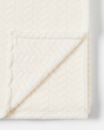 Embossed Jacquard Fleece Throw