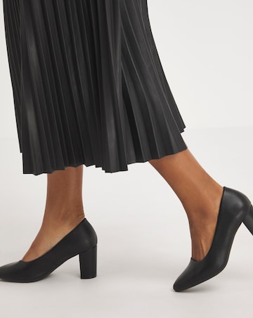 Dorothy Comfort Flexible Court Shoe - Wide Fit (E)