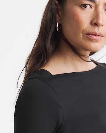 Slash Neck 3/4 Sleeve Top