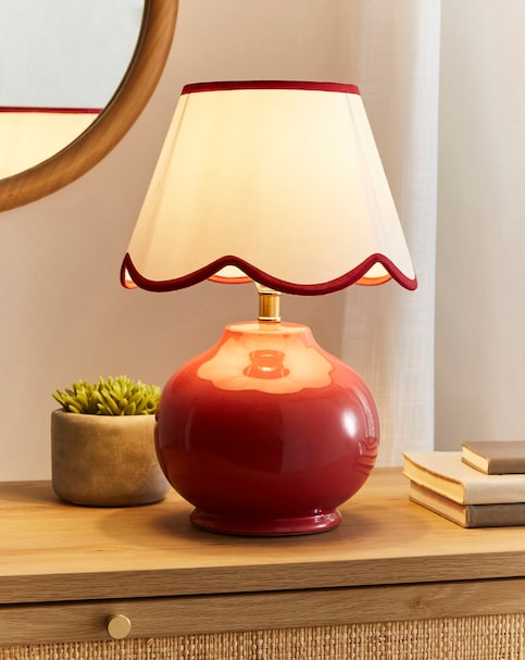 Hattie Scallop Table Lamp