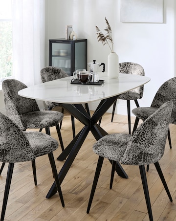 Brock Dining Table with 6 Savannah Chairs