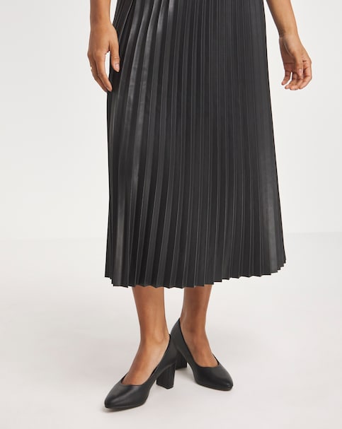 Dorothy Comfort Flexible Court Shoe - Extra Wide Fit (EEE)