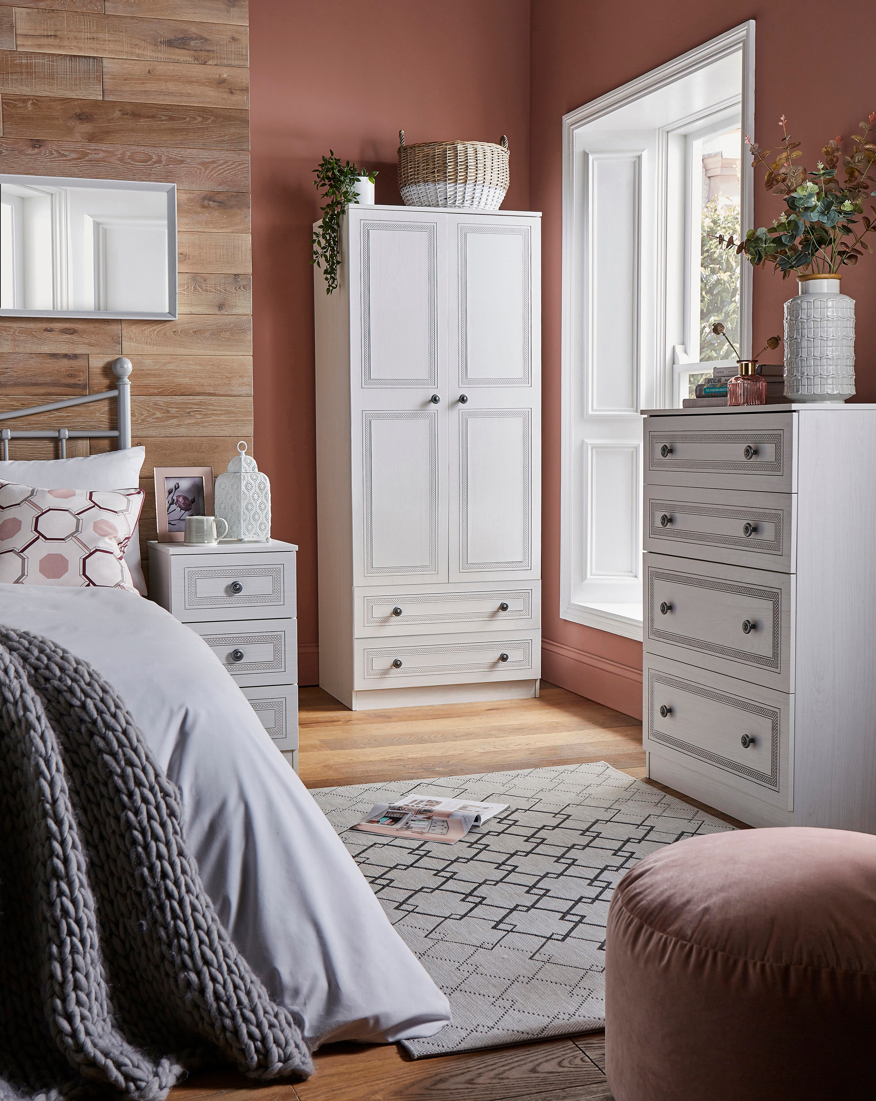 Richmond Ready Assembled 2 Door 2 Drawer Wardrobe