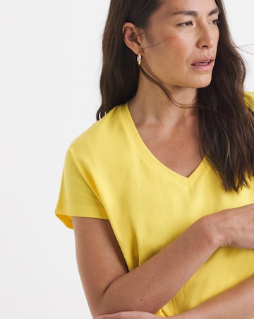 V-Neck Short Sleeve T-Shirt