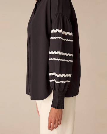 Ro&Zo Black Trim Insert Sleeve Blouse