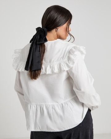 Romantic Blouse with Contrast Bow Detail