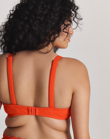 MAGISCULPT Underwired Scallop Edge Bandeau Bikini Top