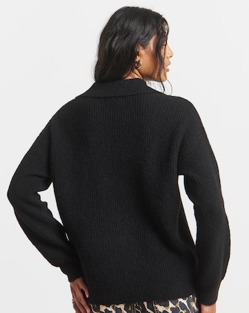 Cosy Yarn Black V-Neck Collared Jumper