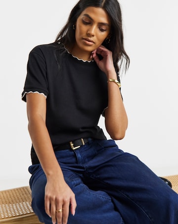 Black & White Ribbed Slim Fit Scallop T-Shirt