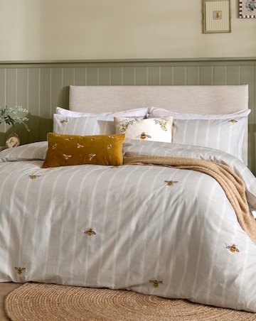 Wylder Ramble Bees Cushion Cover 30x50cm